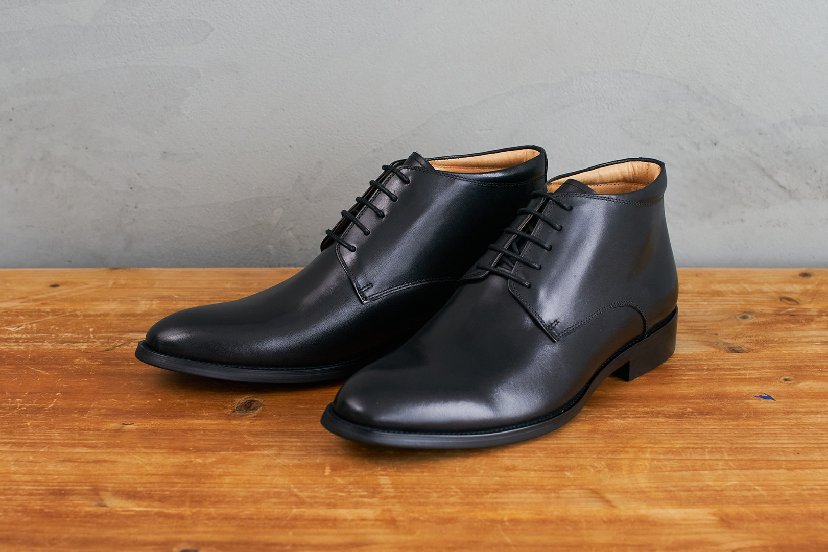 簡約素面黑色流行靴