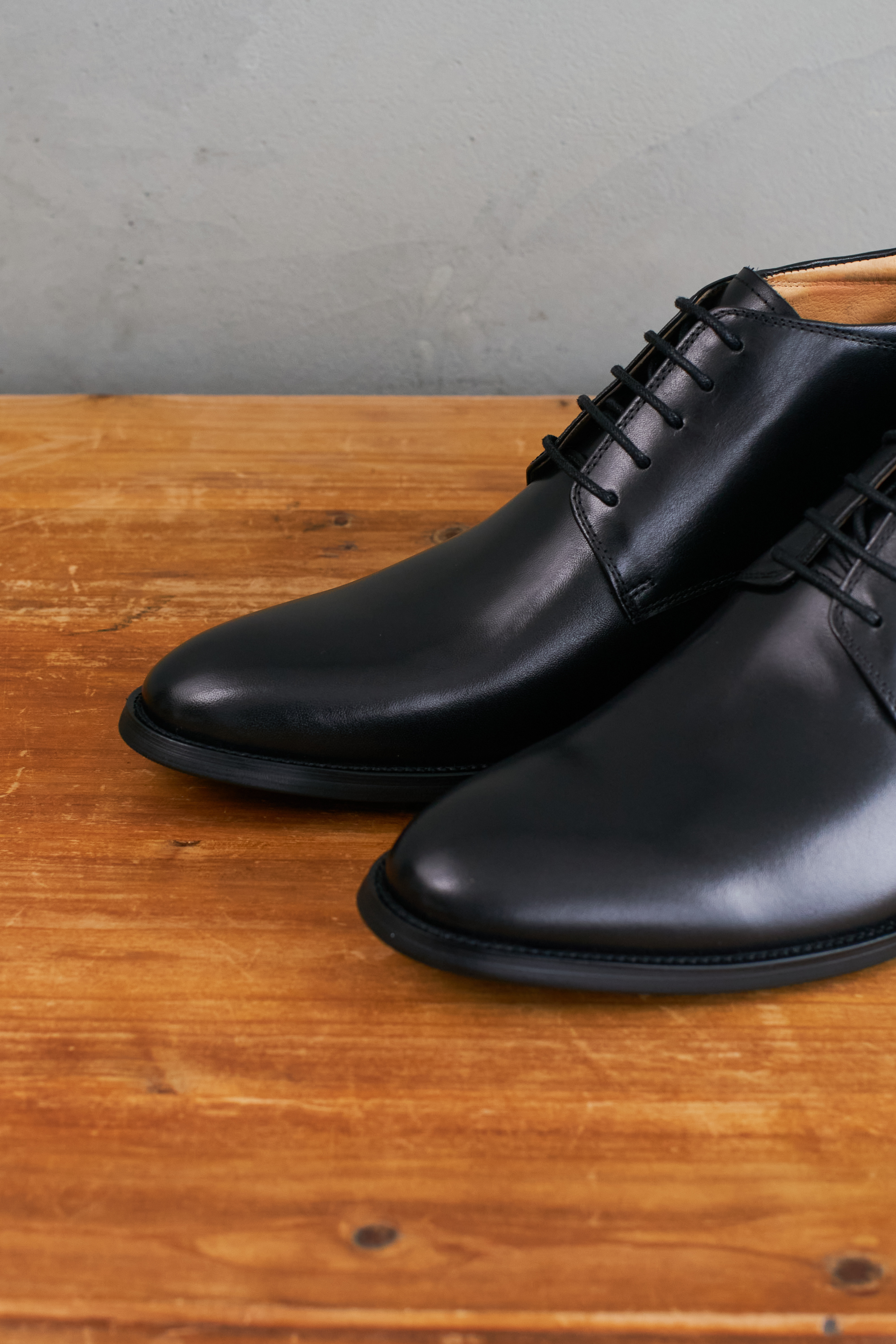 簡約素面黑色流行靴